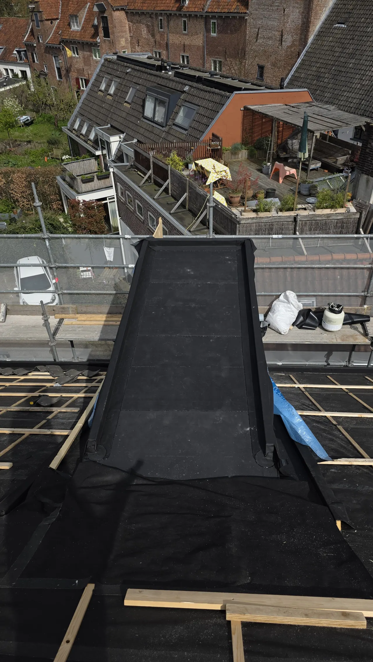 EPDM op een nieuw dakkapeldak met opstaande randen in Amersfoort
